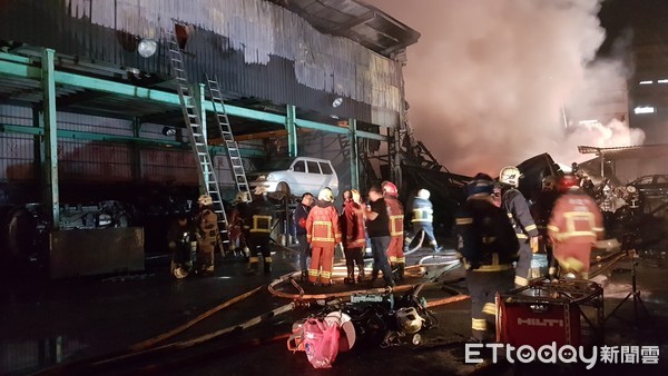 El robot inteligente de extinción de incendios Guoxing sirve a Taiwán y China