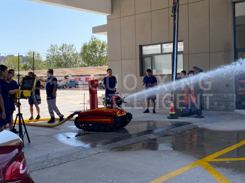 Simulacro de rescate de incendios de la brigada de bomberos del condado de Qinghe en la provincia de Hebei