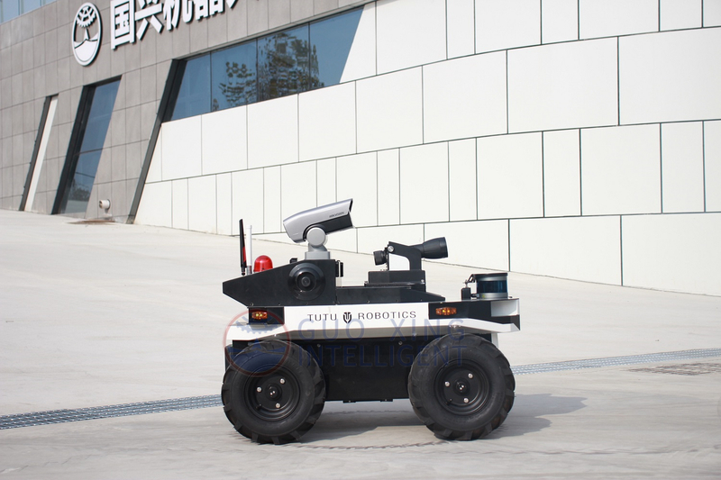 Robot de seguridad cooperativo de navegación autónoma y conducción autónoma al aire libre