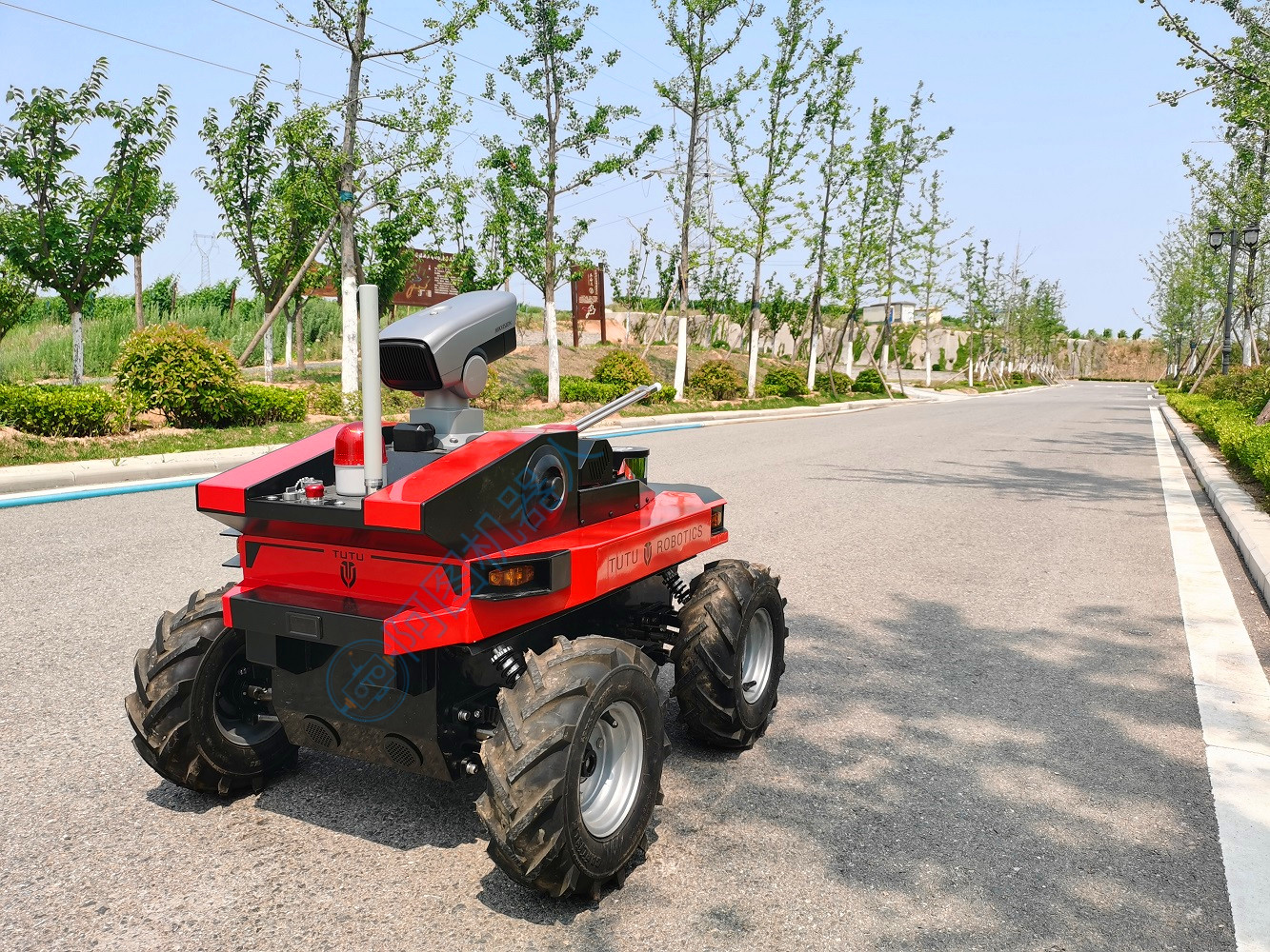 Robot de patrulla de seguridad de vigilancia con IA WT1000 para exteriores con sistema de defensa fabricado en China
